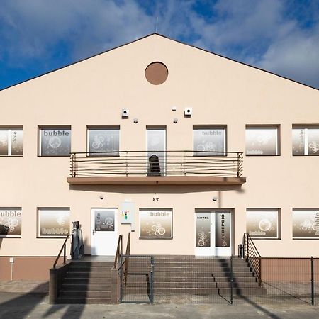 Bubble Hotel Es Rendezvenykoezpont Залегершег Екстериор снимка